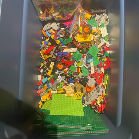 LEGO - 3000$+ worth minecraft, spiderman, Batman, cops, airplanes, pokemon etc - Picture 8 of 8